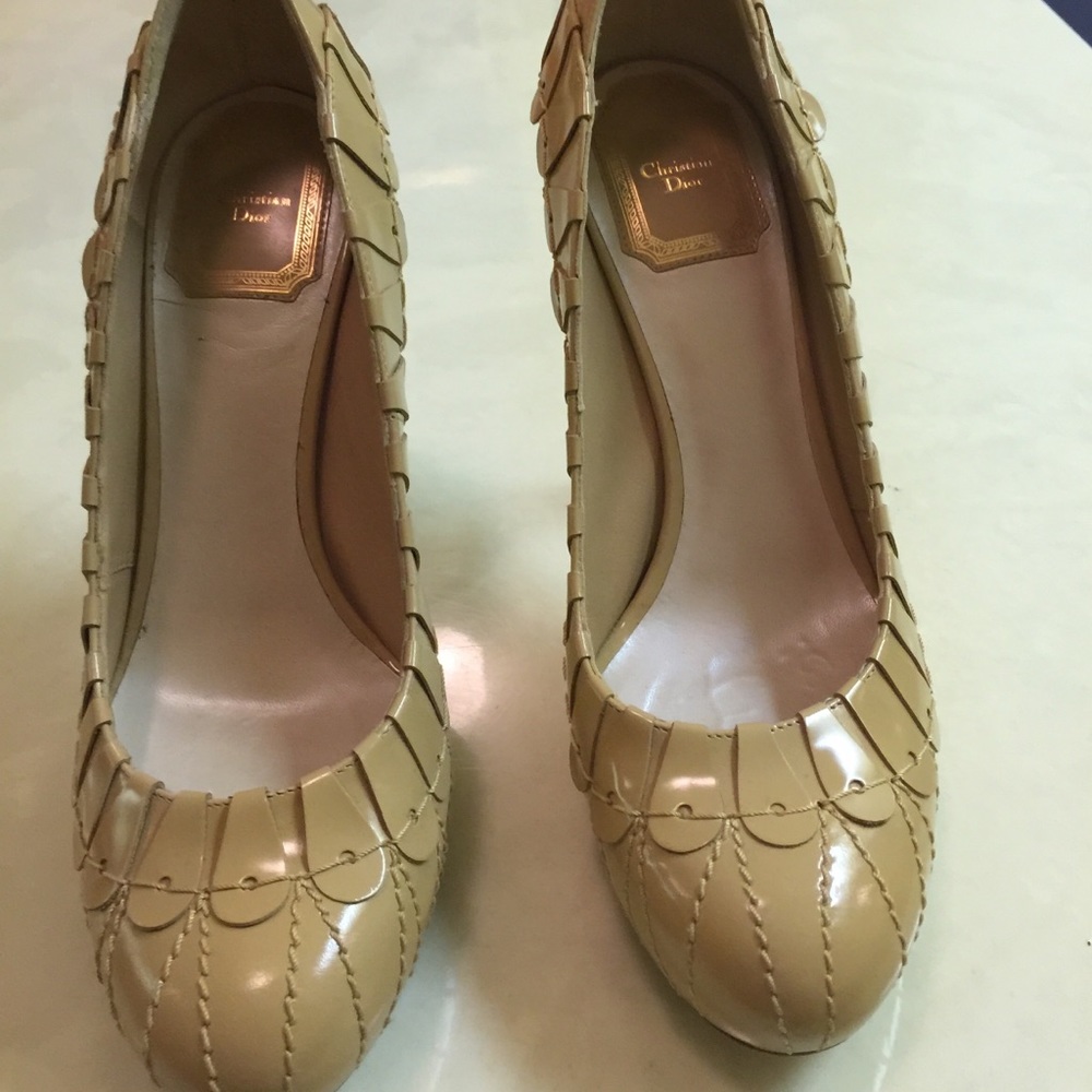 Christian Dior nude pumps 37